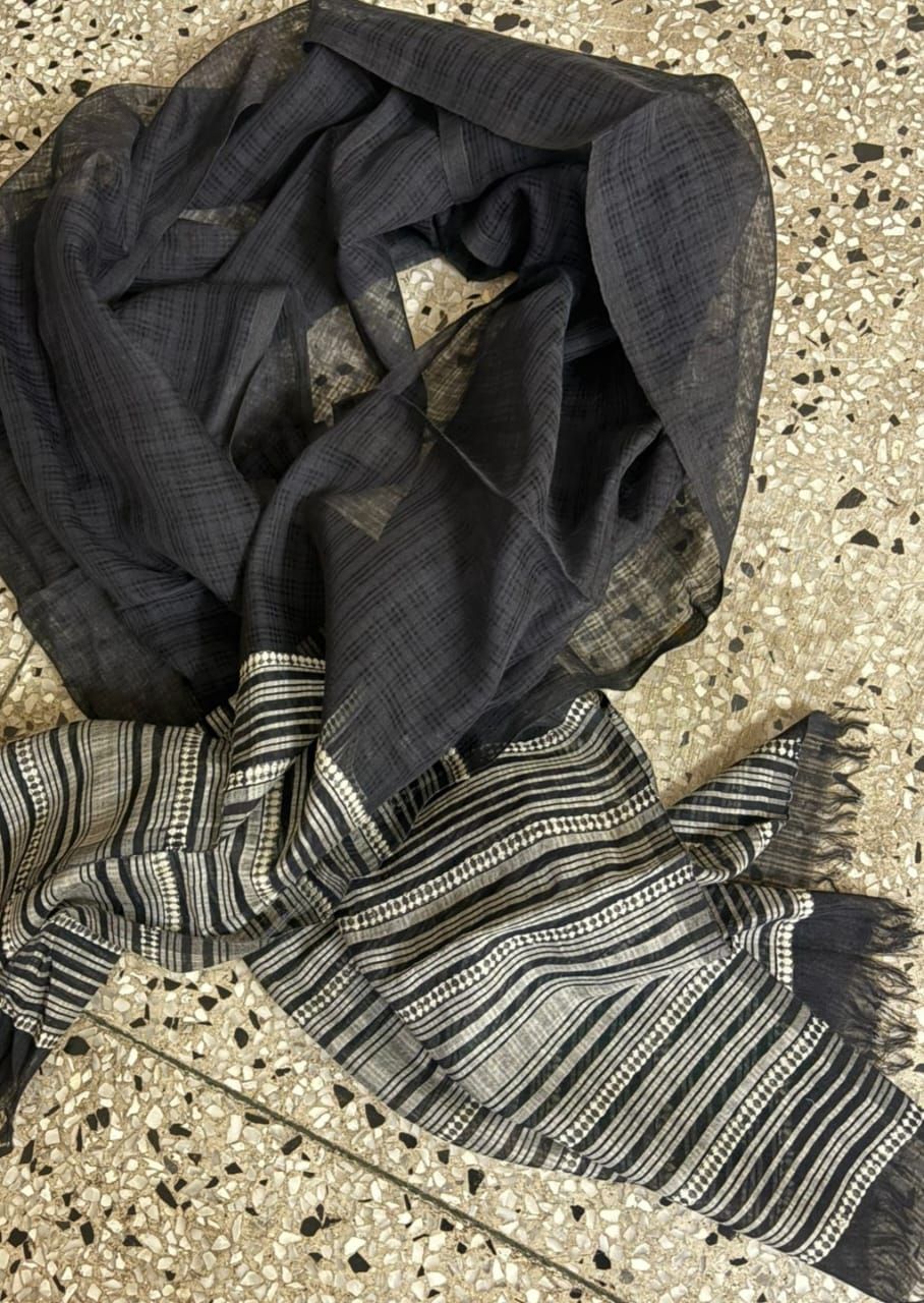 Merserised cotton scarf with patia weave